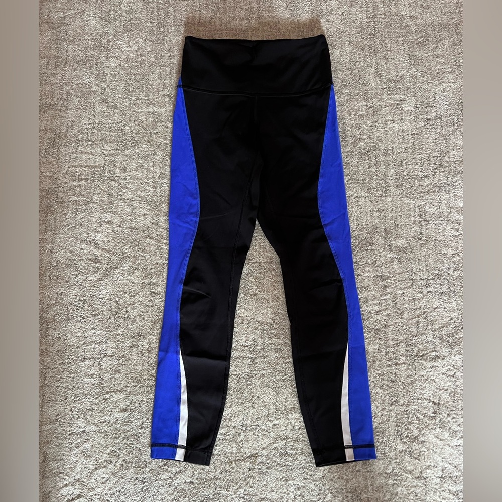 Lululemon black blue and white leggings